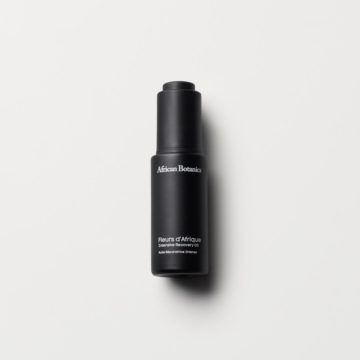 African Botanics Fleurs D Afrique Intensive Recovery Oil has encapsulated Retinol with Vitamin C, CoQ10 and Micro-algae to tackle hyperpigmentation, acne and sun damage.