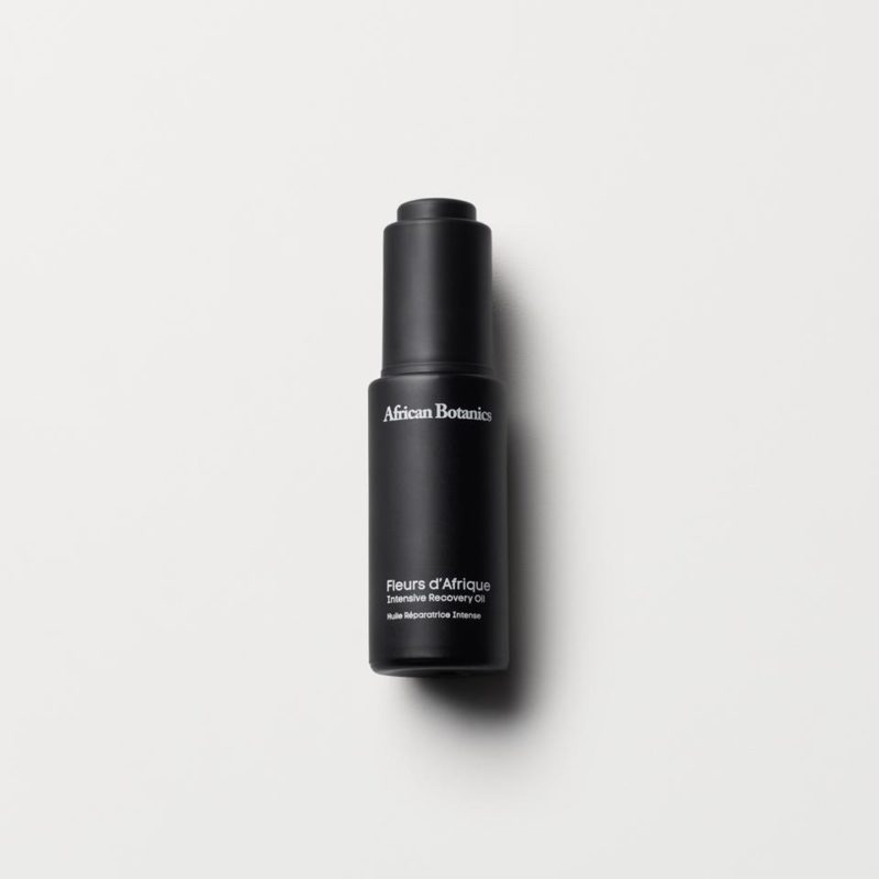 African Botanics Fleurs D Afrique Intensive Recovery Oil has encapsulated Retinol with Vitamin C, CoQ10 and Micro-algae to tackle hyperpigmentation, acne and sun damage.