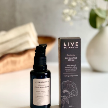 Live Botanical | Illuminating Exfoliating Serum | Boxwalla