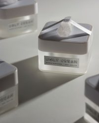 Ameon | Holy Cream Diamond Moisturizer |Boxwalla.jpg
