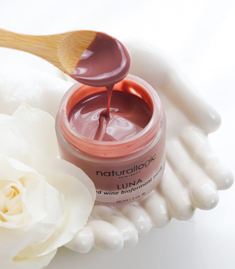 Naturallogic Luna Wine Mask Boxwalla