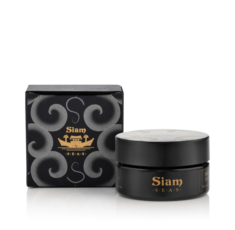 Siam Seas Mekha Exfoliating Cleanser 2.0 serves as second cleanse, exfoliator and mask to eliminate flakiness on the surface and exfoliate the inner lining of your pores.
